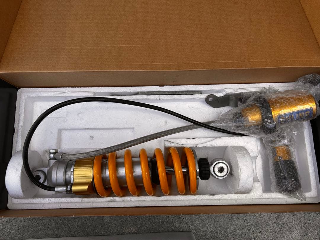 ひさ　FZ1 FZ8 オーリンズリヤサスペンション