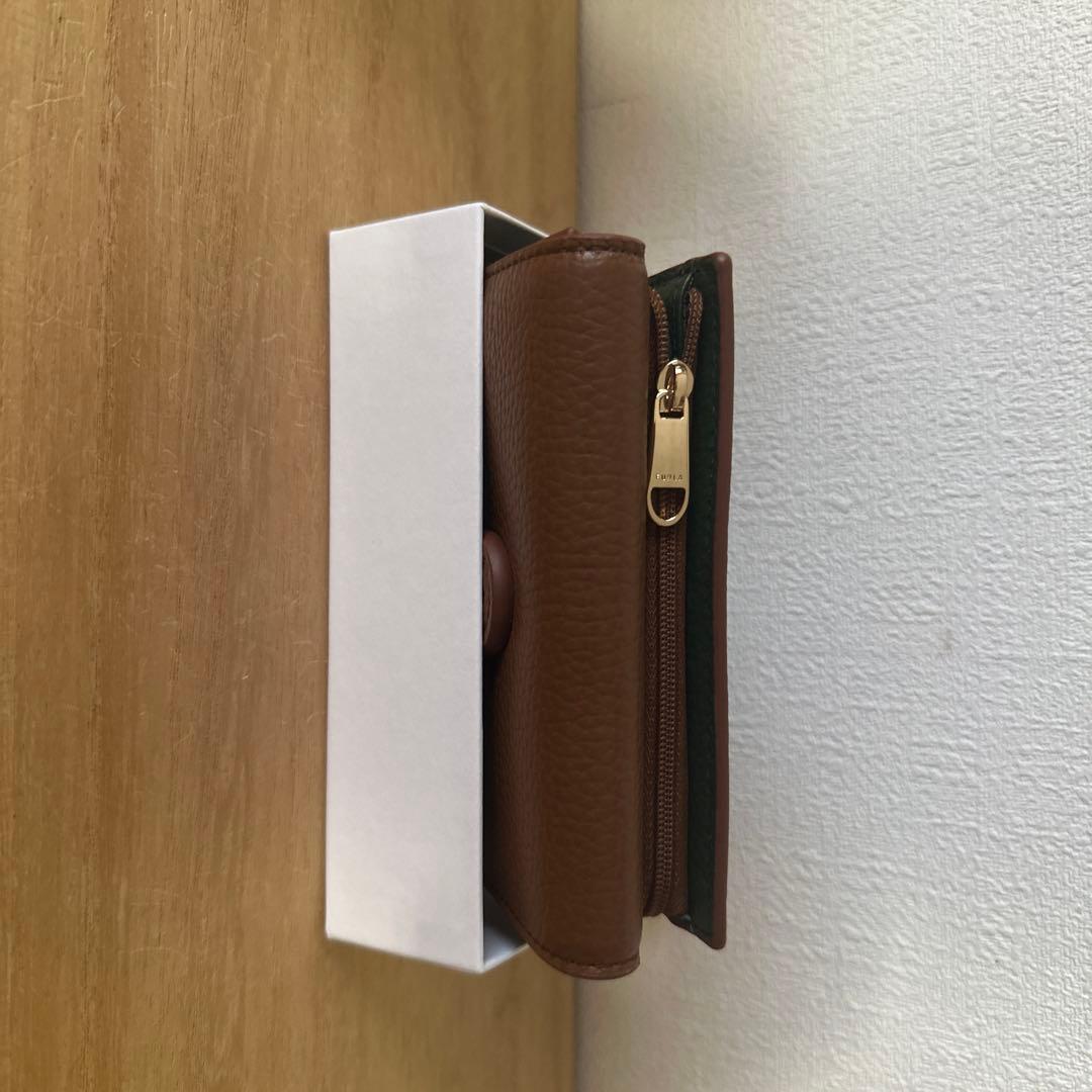 か*め様 FURLA 二つ折り財布　バイカラー