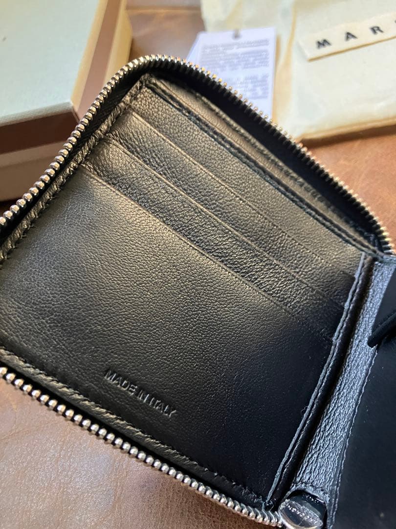 marni マルニ　財布　ピンク　オレンジ　ウォレット　二つ折り　ラウンドジップ