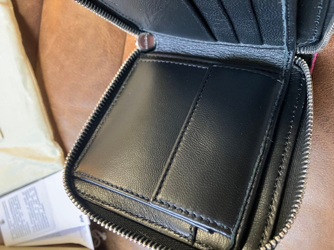 marni マルニ　財布　ピンク　オレンジ　ウォレット　二つ折り　ラウンドジップ