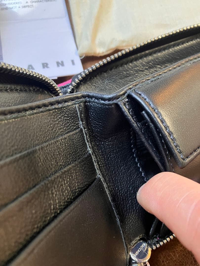 marni マルニ　財布　ピンク　オレンジ　ウォレット　二つ折り　ラウンドジップ