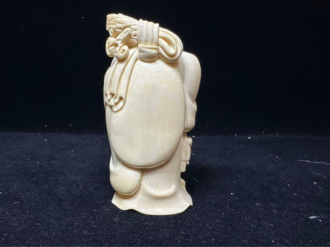 置物　アンティーク　天然素材　仏像　彫刻 古美術品細密細工　骨董　コレクション