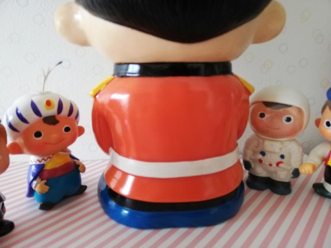 【レア　レトロ】 富士銀行　ボクちゃん店頭カウンター用+ノベルティ貯金箱6体