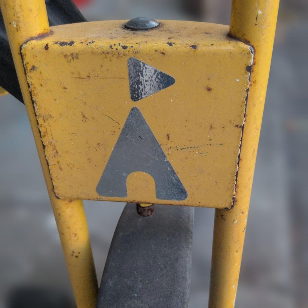 イエロー 三輪車 　ジャクエツ　ヴィンテージ　レトロ