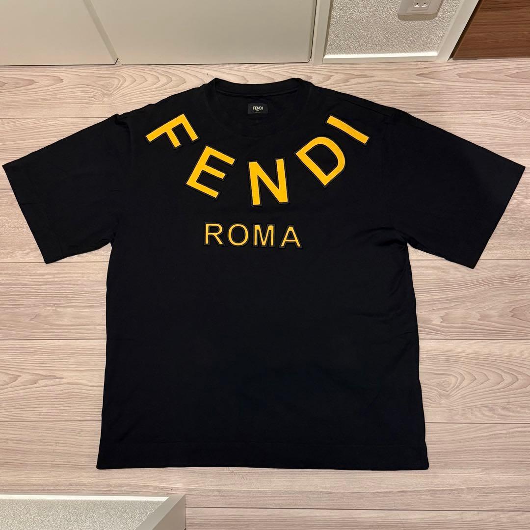美品　希少　FENDI ローマレタリングTシャツ2021年ロゴ　Lサイズ