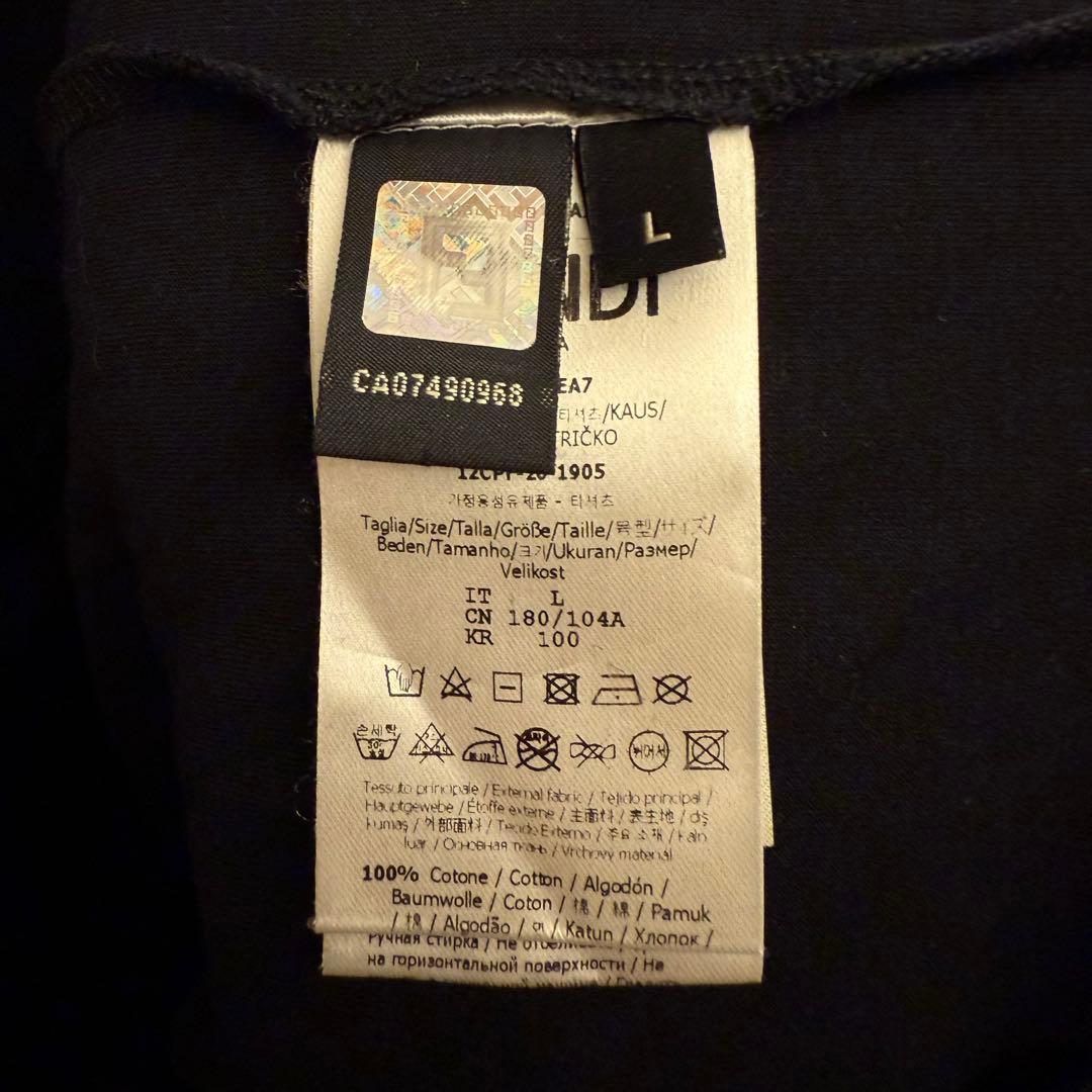 美品　希少　FENDI ローマレタリングTシャツ2021年ロゴ　Lサイズ