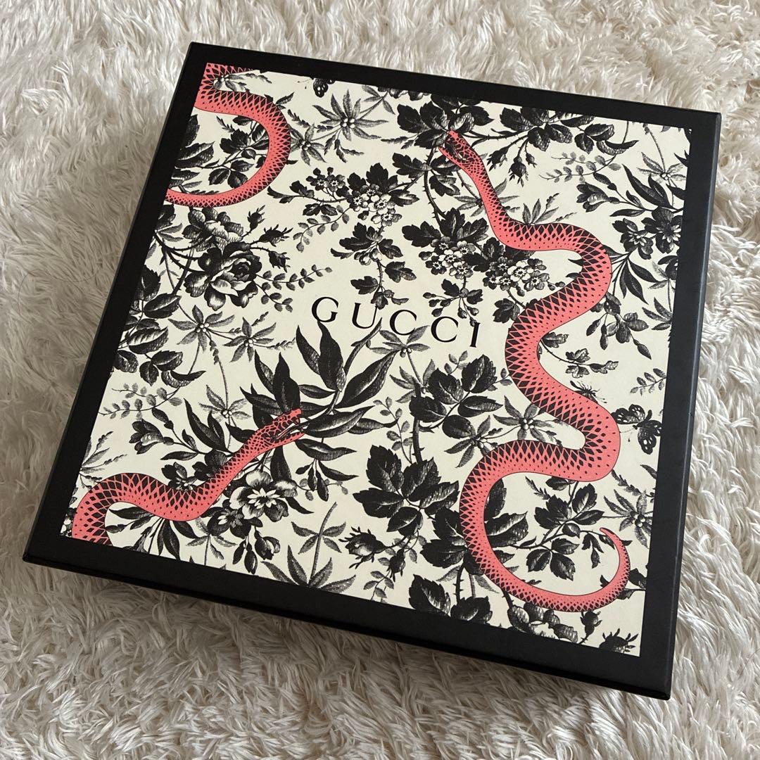 GUCCI グログラン リボンブローチ Beeロゴ ブラック 箱付き