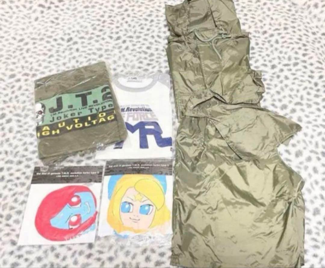 t.m.revolution ナイロン セットアップ パーカー ビニール人形