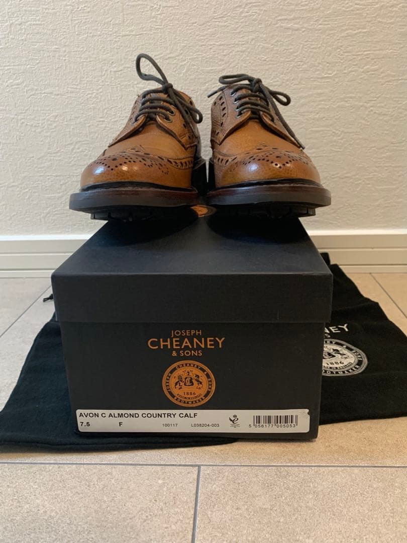 ジョセフ チーニー エイボン C 7.5 アーモンド