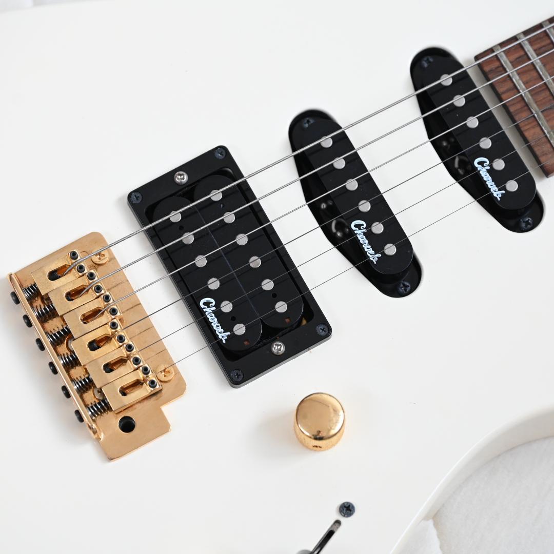 Charvel エレキギター ストラトタイプ ゴールドパーツ 中古 G021