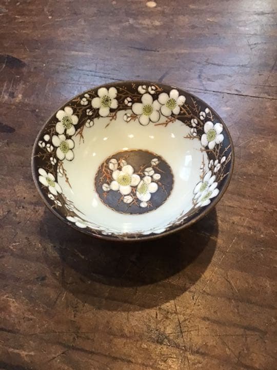 盛金盛彩色梅文盃