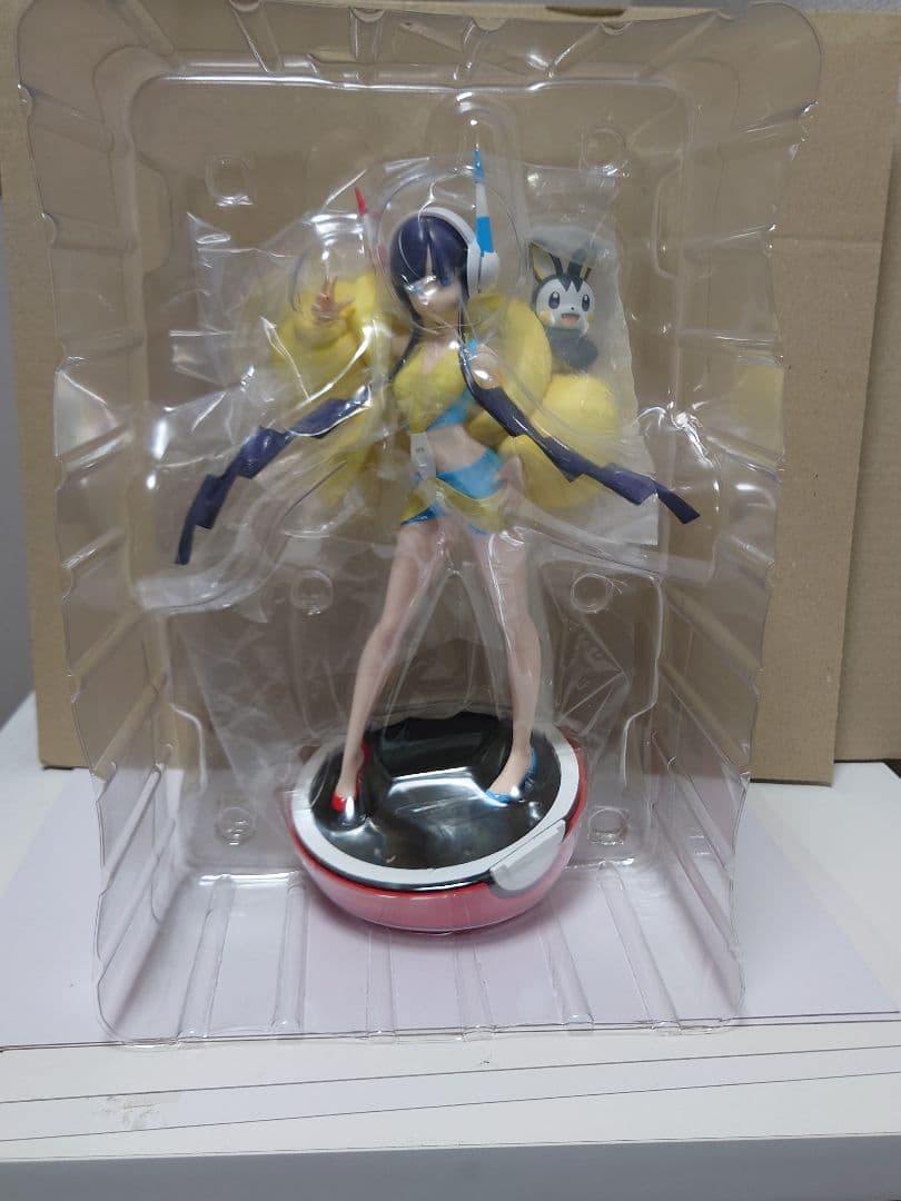 カミツレ & エモンガ KOTOBUKIYA フィギュア　ポケモンセンター限定