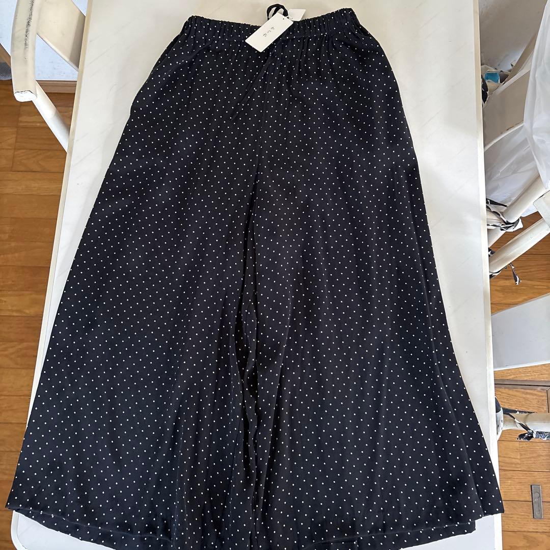 ★新品タグ付★アーバンリサーチ 【かぐれ】　ガウチョ　パンツ　ドット　黒　フリー