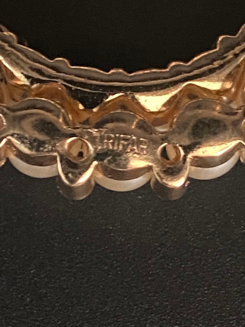 lotuscloud 2513⭐️TRIFARI トリファリヴィンテージブローチ