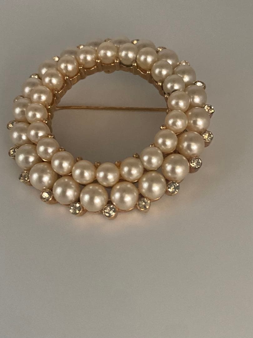 lotuscloud 2513⭐️TRIFARI トリファリヴィンテージブローチ