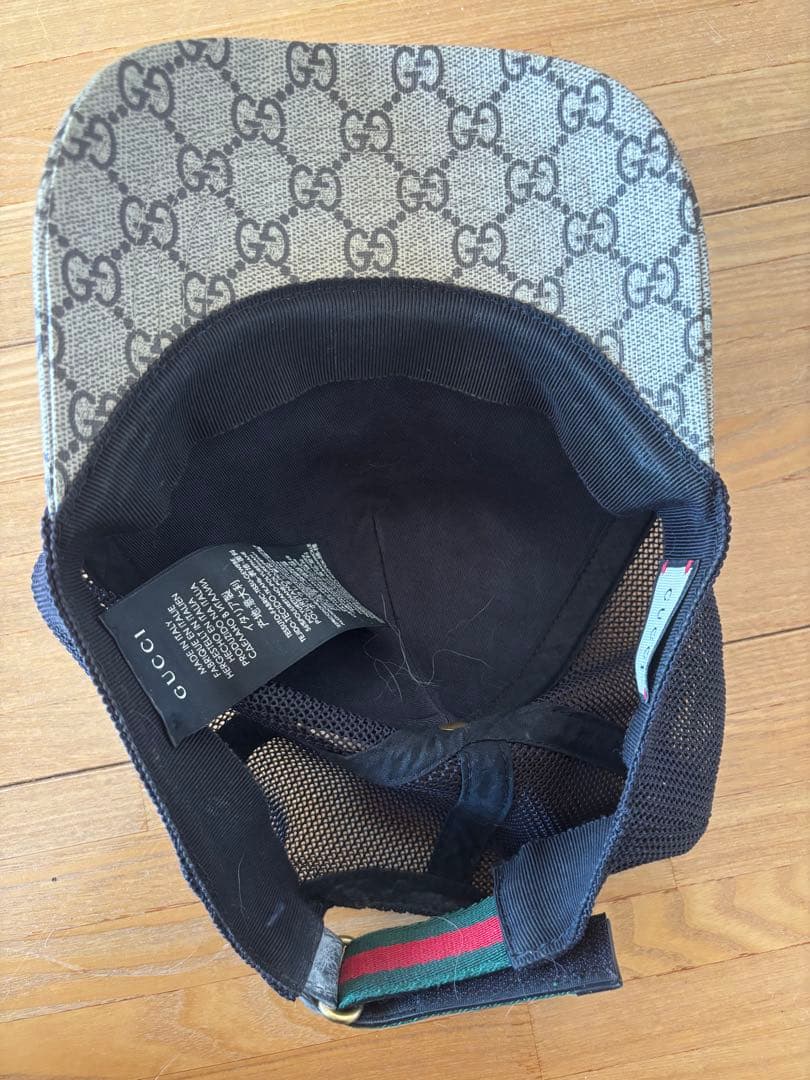 GUCCI 蜂刺繍 キャップ