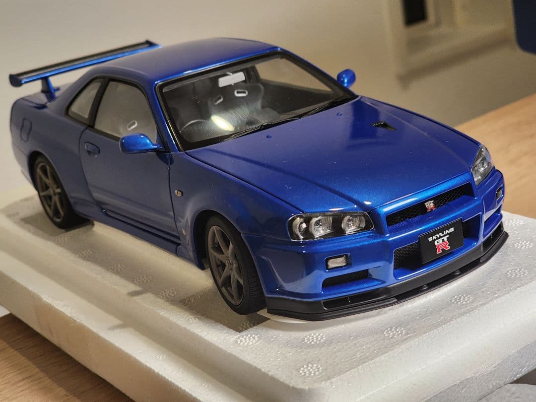 1/18 日産スカイラインGT-R(BNR34) AUTOart