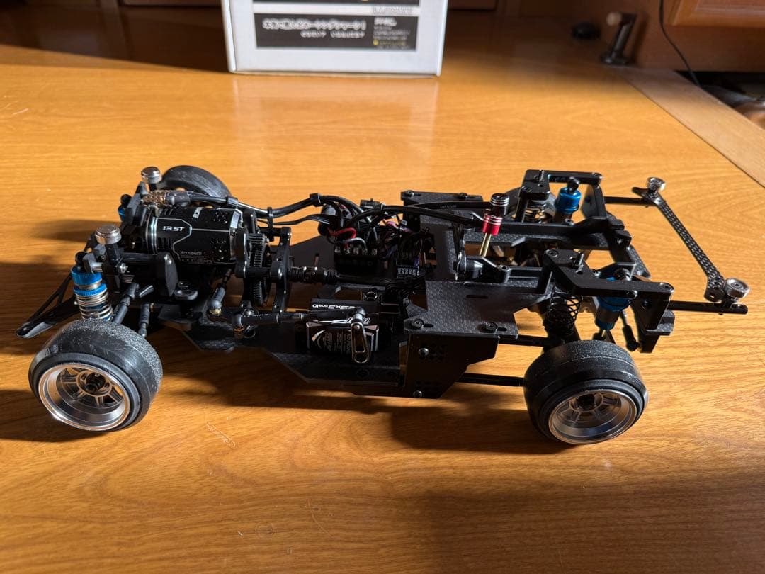 ブサロクフルオプション　谷口信輝選手のAE85風ボディ付き