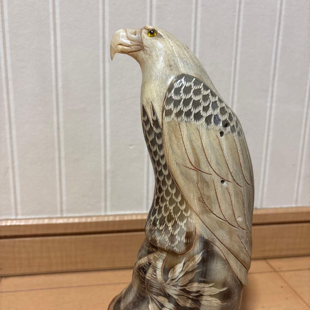 鷹の彫刻 約30cm