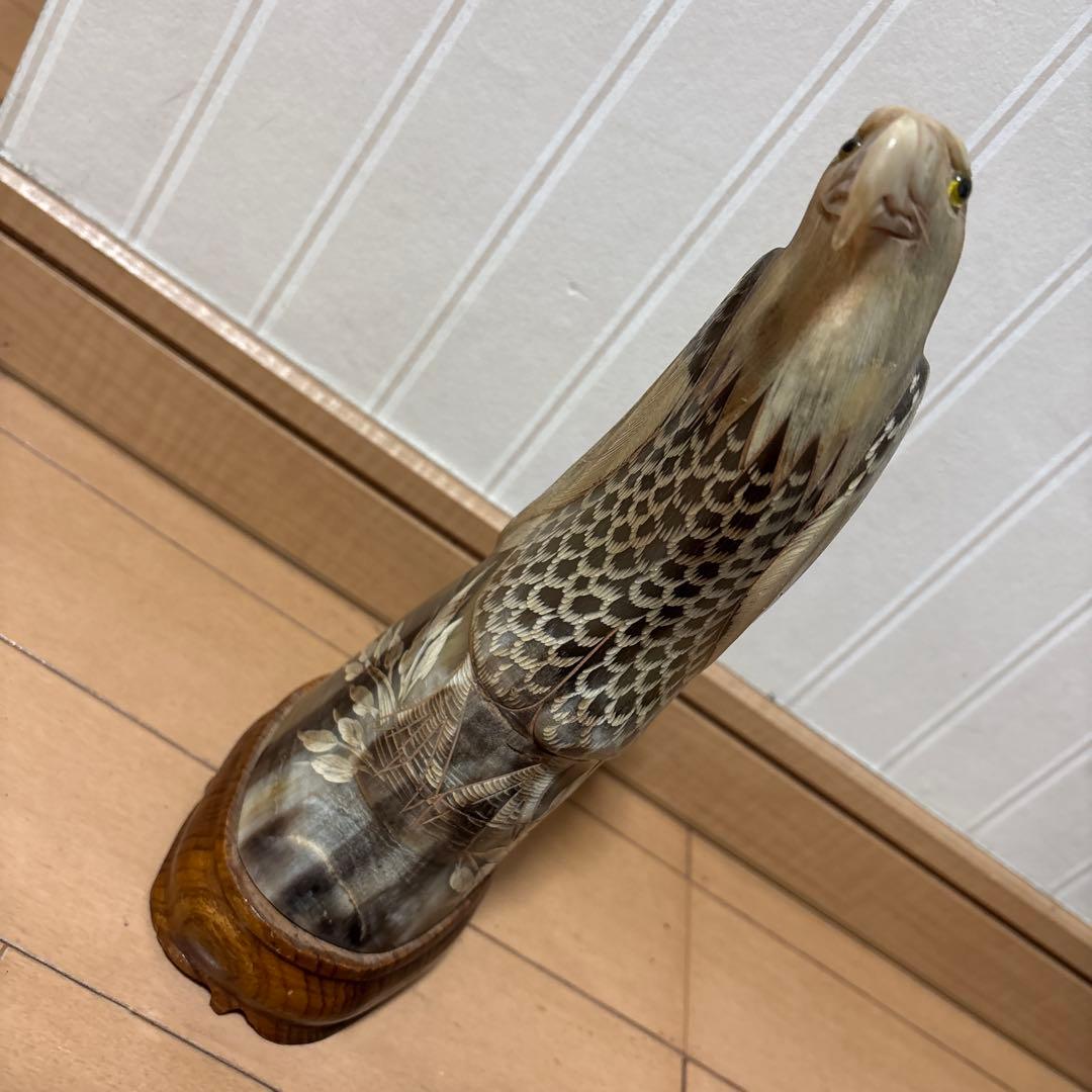 鷹の彫刻 約30cm