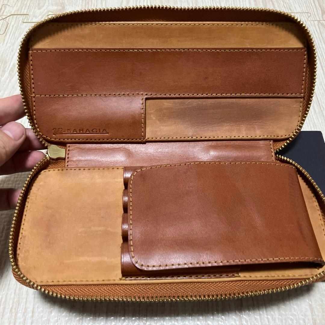 バハギア　ラウンドジップペンケース