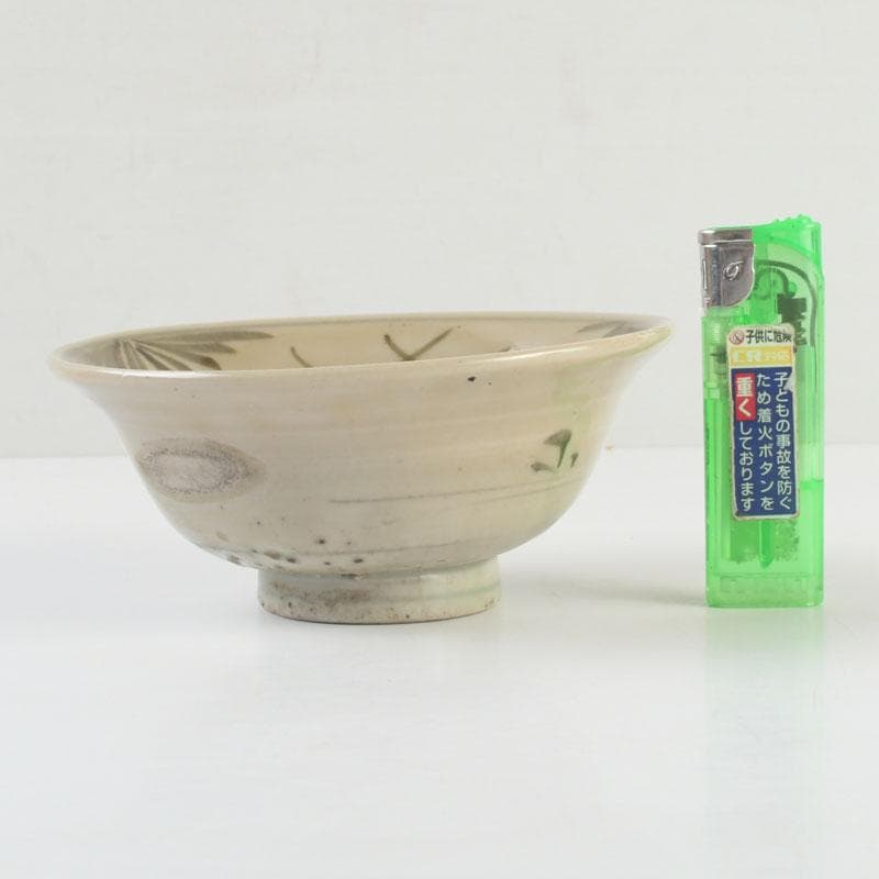 伊万里焼　出土品　鉄絵　草文　茶碗　共箱　V　9520