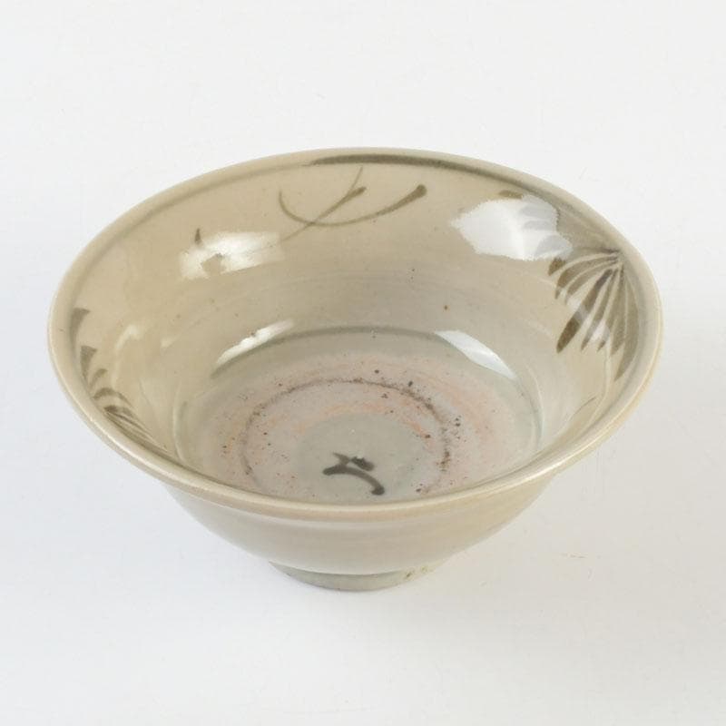 伊万里焼　出土品　鉄絵　草文　茶碗　共箱　V　9520