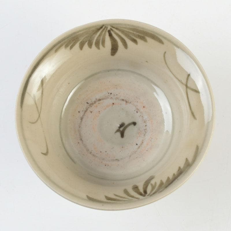 伊万里焼　出土品　鉄絵　草文　茶碗　共箱　V　9520