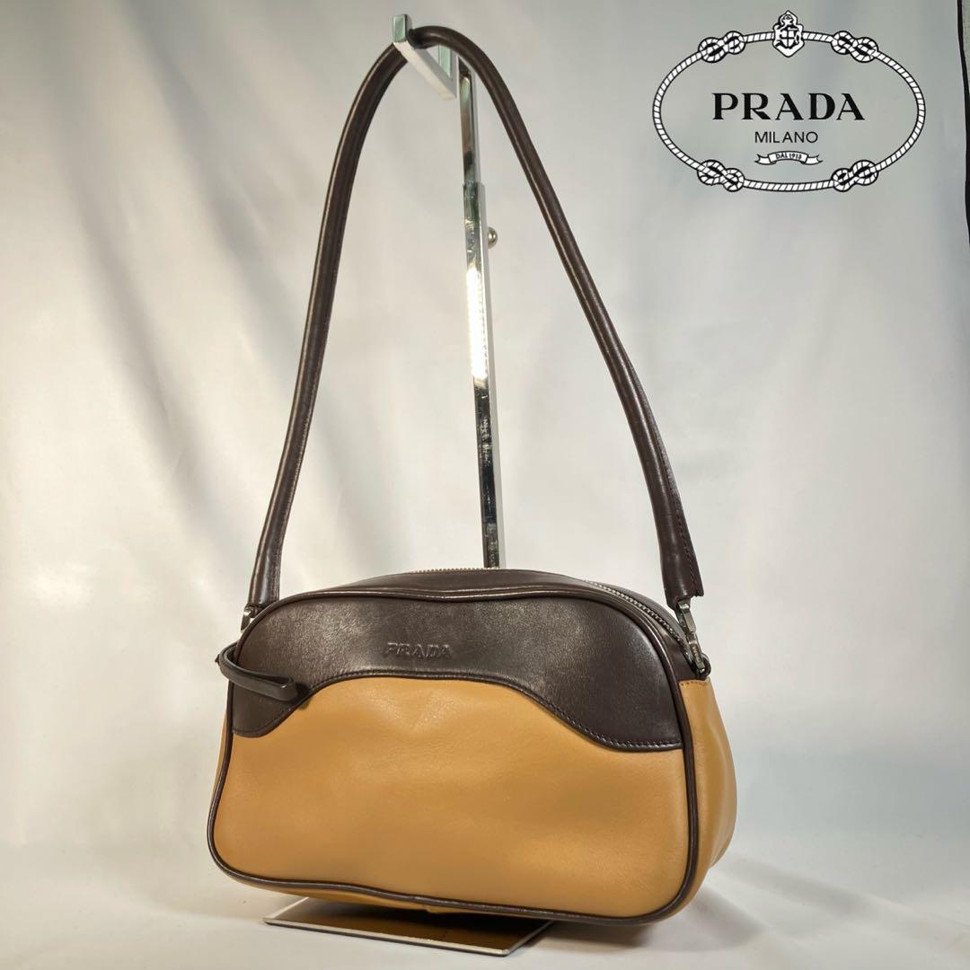 PRADA プラダ ショルダーバッグ セミショルダー 肩掛け レザー