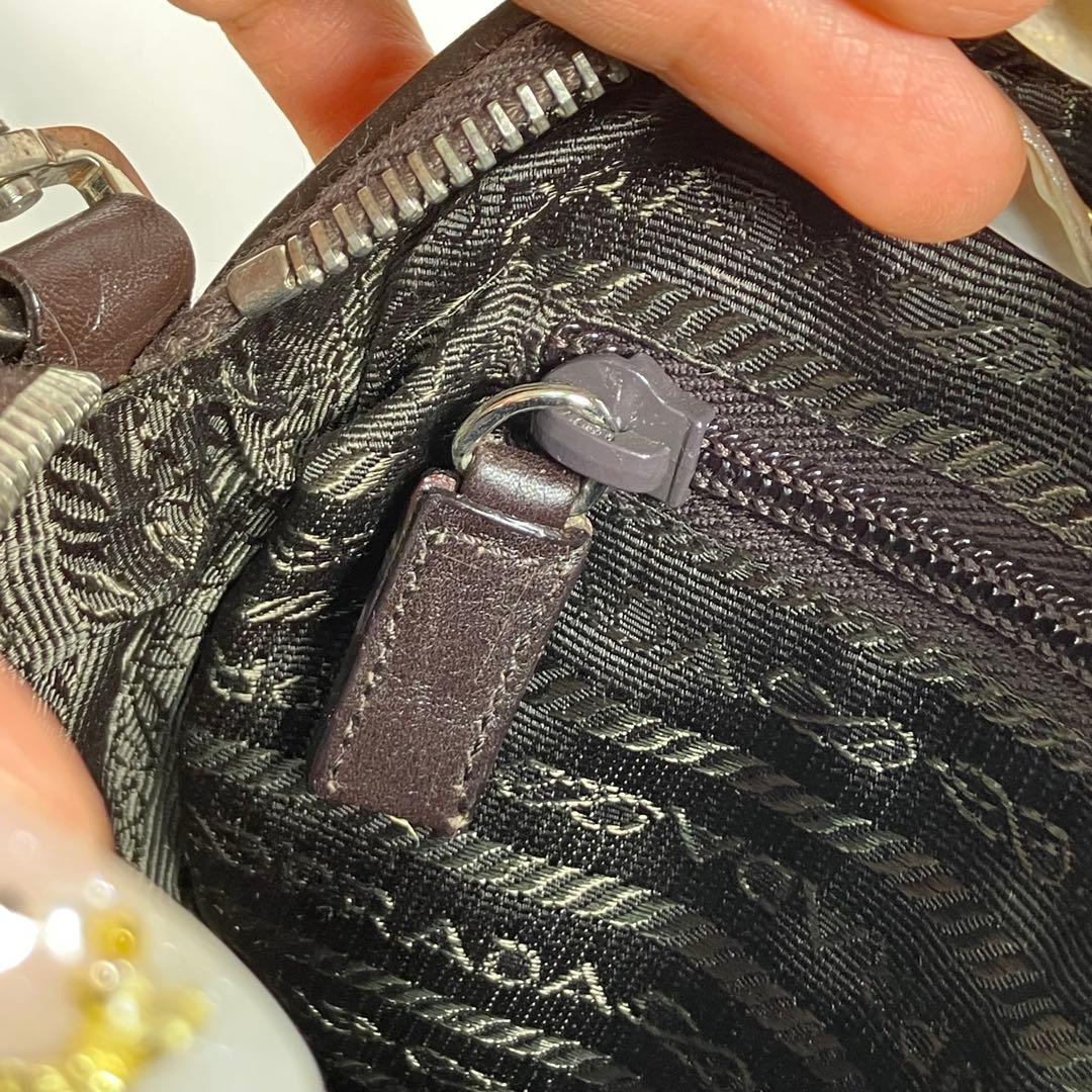 PRADA プラダ ショルダーバッグ セミショルダー 肩掛け レザー