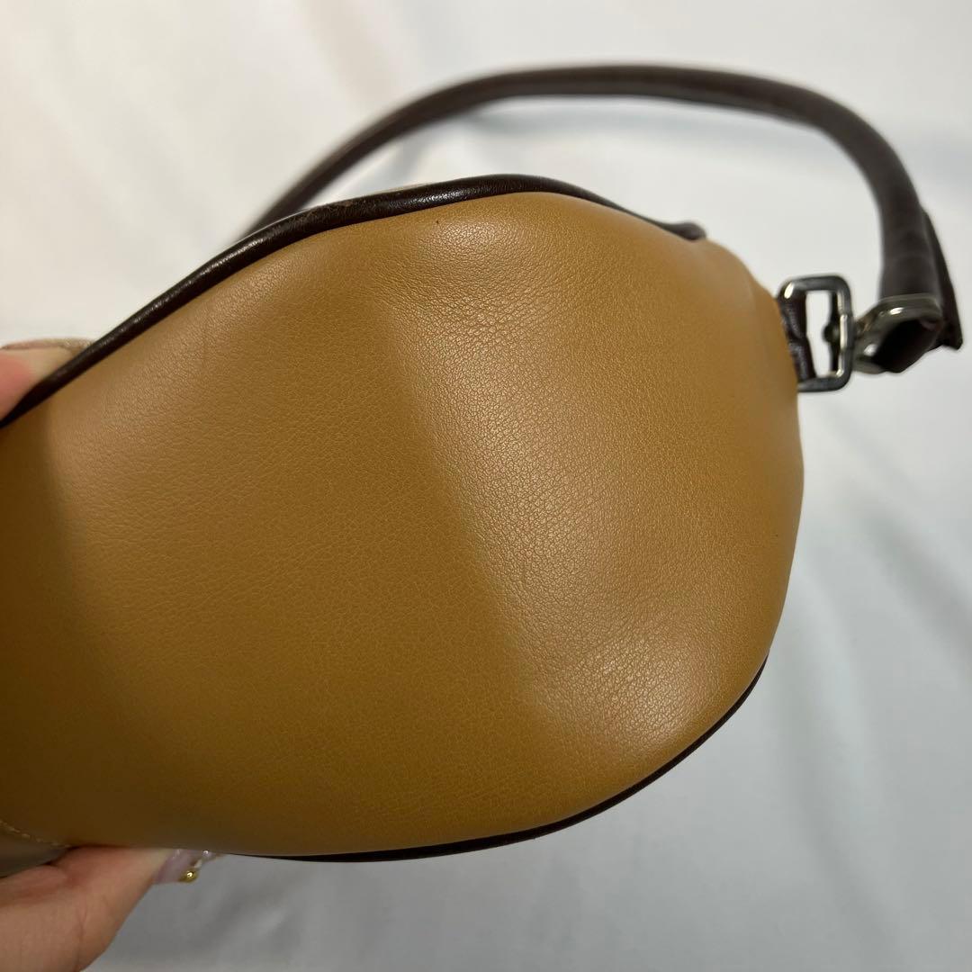 PRADA プラダ ショルダーバッグ セミショルダー 肩掛け レザー