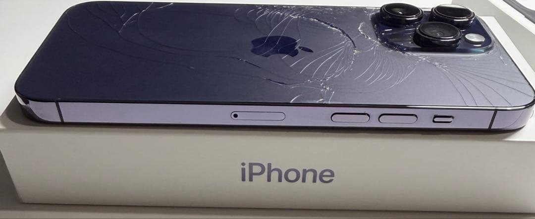 Apple iPhone 14 Pro MAXディープパープル 本体　背面割れ