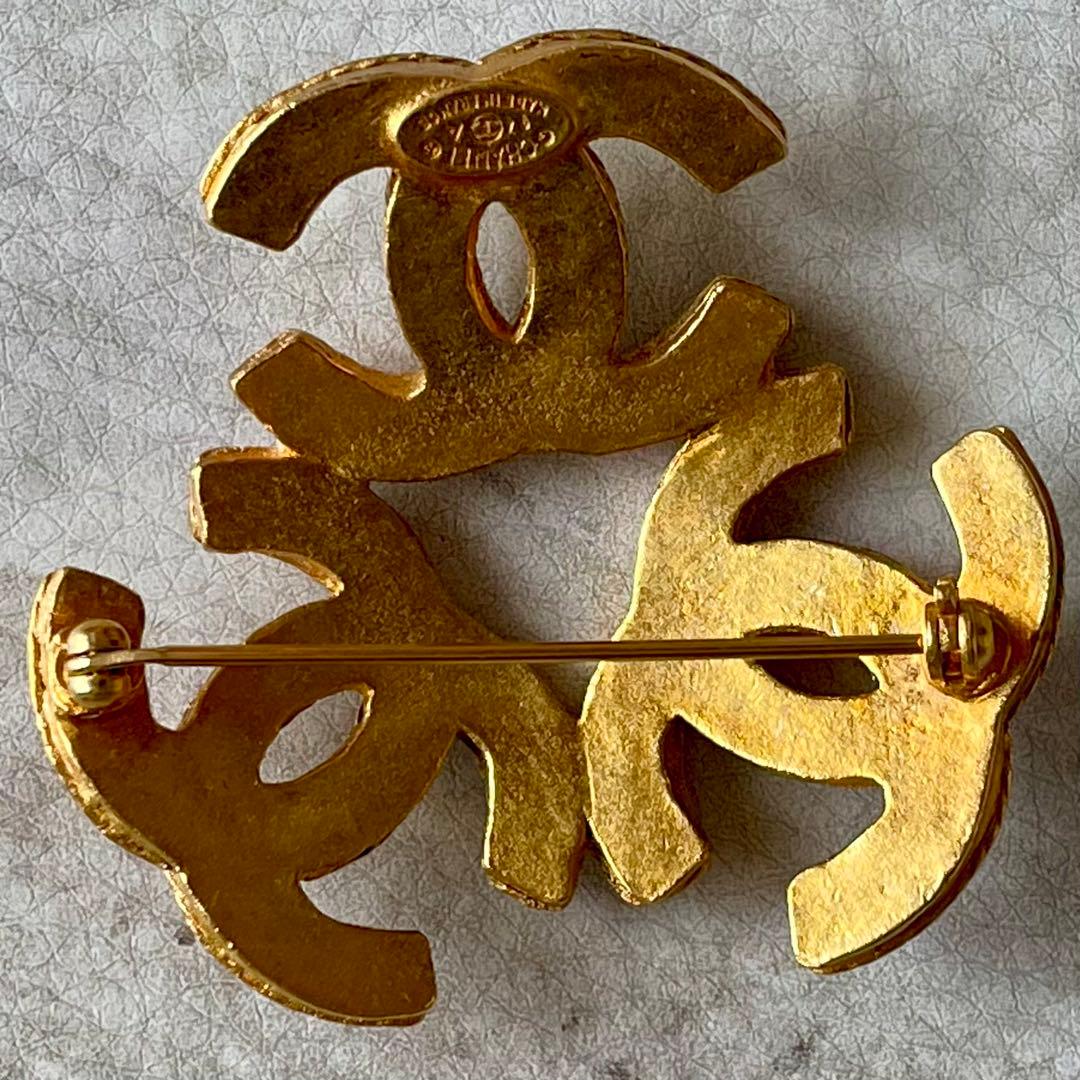 CHANEL トリプルココマーク　ブローチ タグ付き