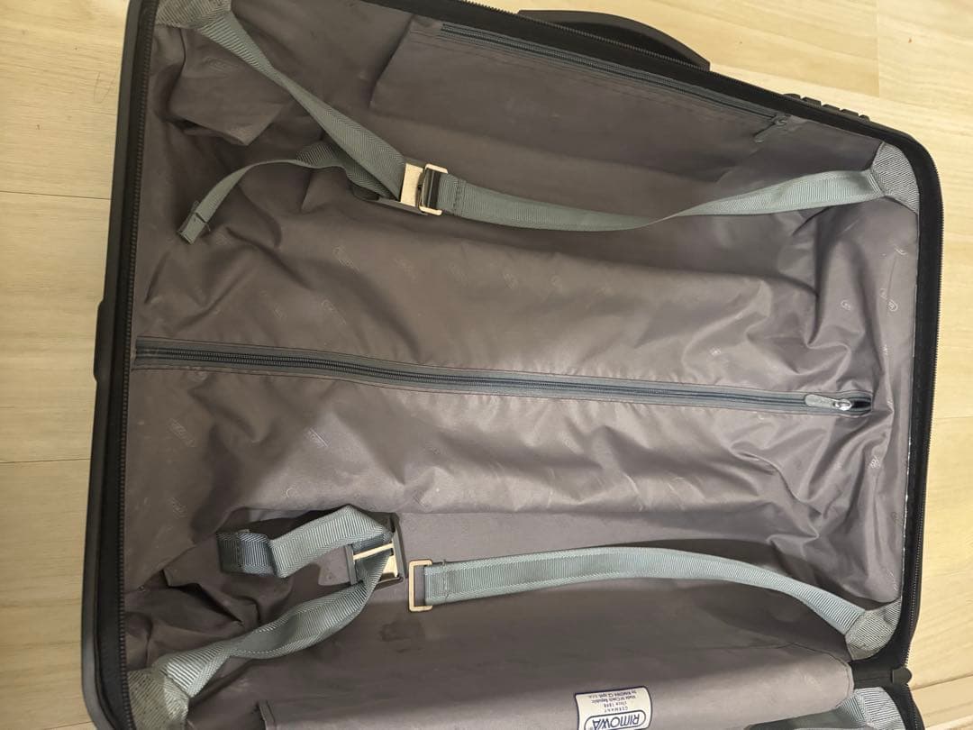 リモワ　SALSA サルサ　32〜35リットル　ブラック