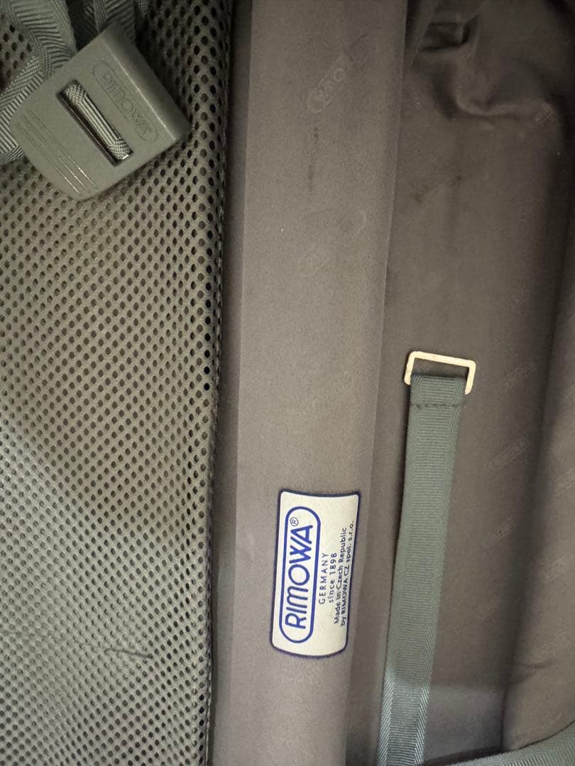 リモワ　SALSA サルサ　32〜35リットル　ブラック