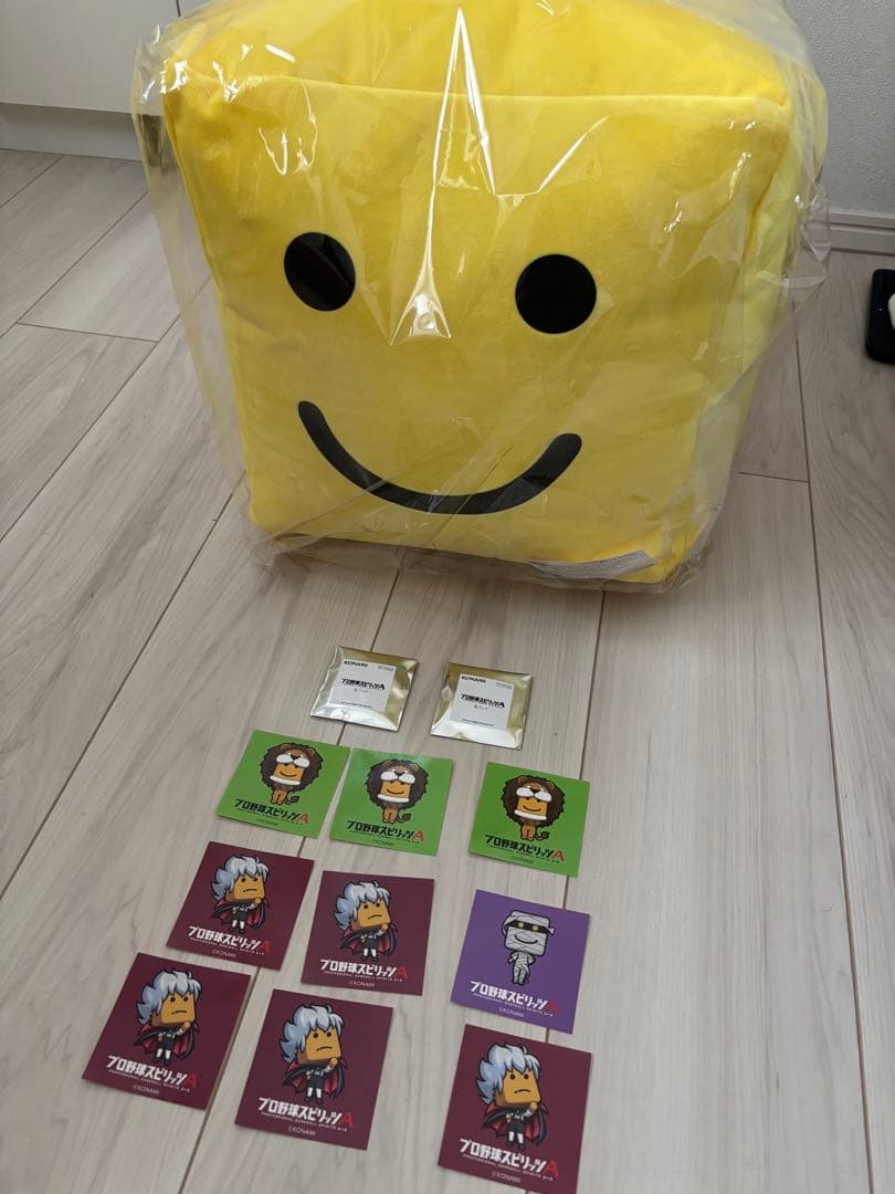 【非売品】調子くんクッションと缶バッジ2個とシール9枚【新品未開封】