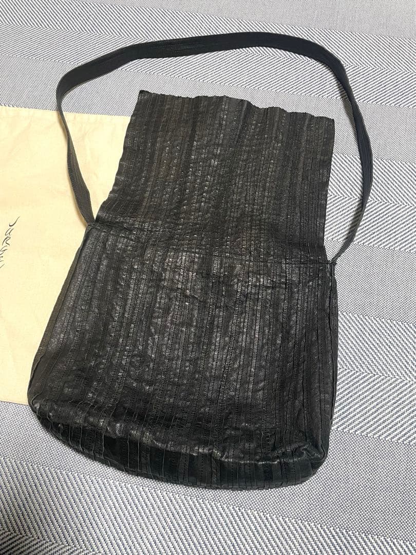 ヨーガンレール　斜め掛けメッセンジャーバッグ