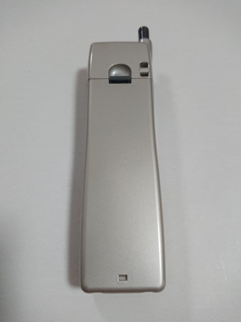 【平成レトロ】ドコモガラケー ドコモP101 シャンパンゴールド 予備パーツ付き