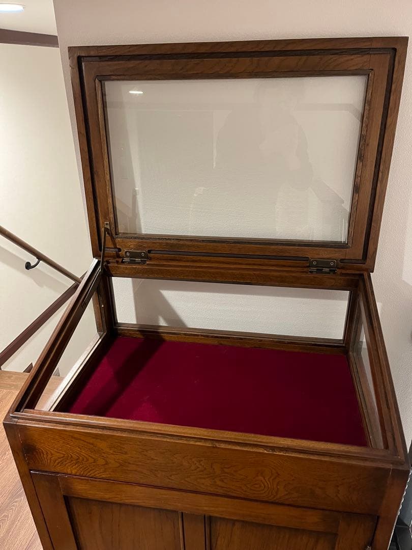 木製　ガラス蓋付き　キャビネット　ショーケース　宝飾品ケース