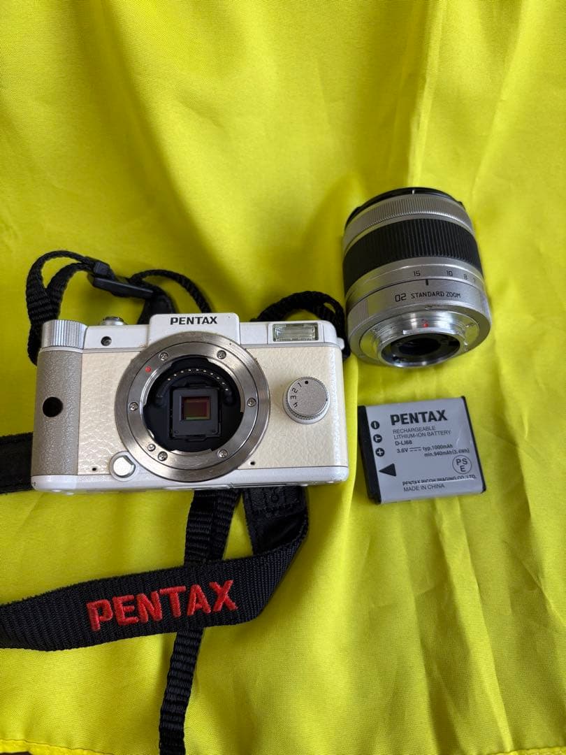 PENTAX Q ホワイトデジタルカメラ【ジャンク品】