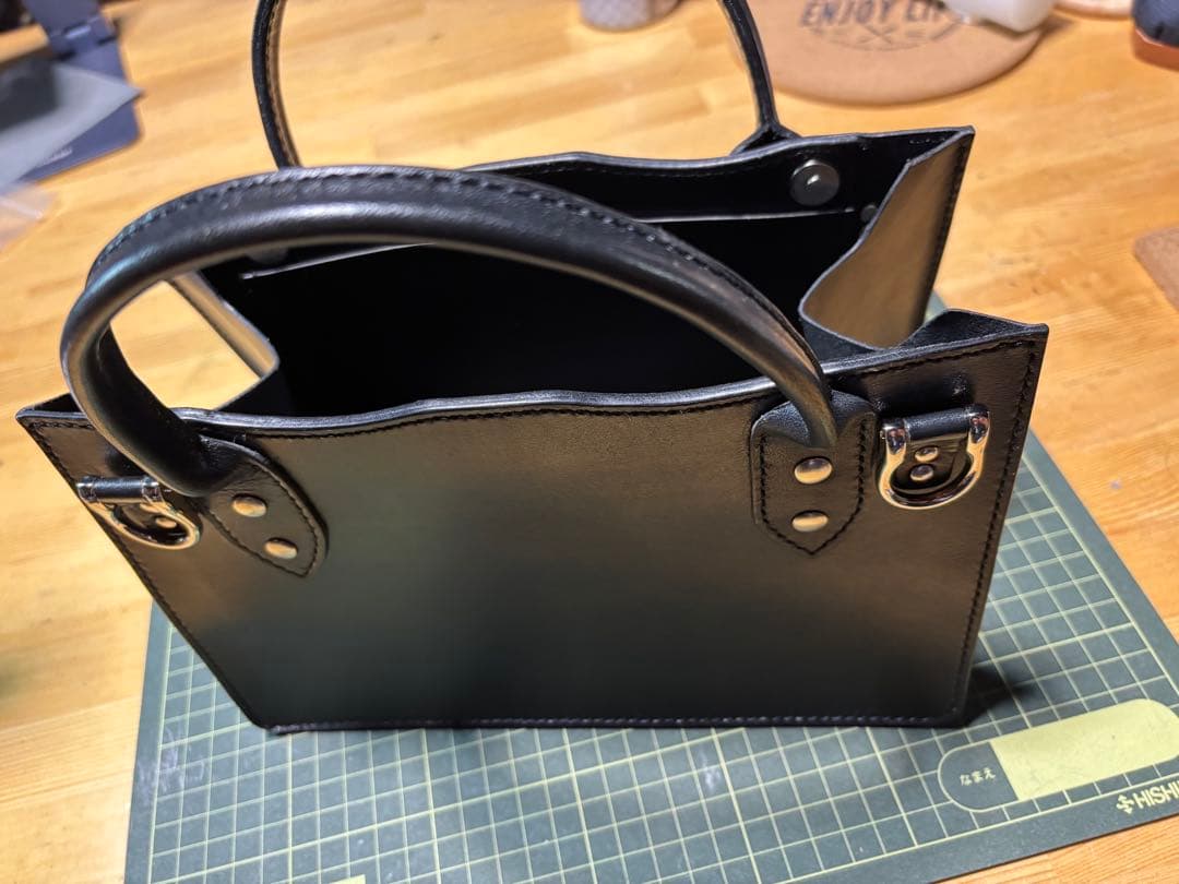 チャリー出品です。