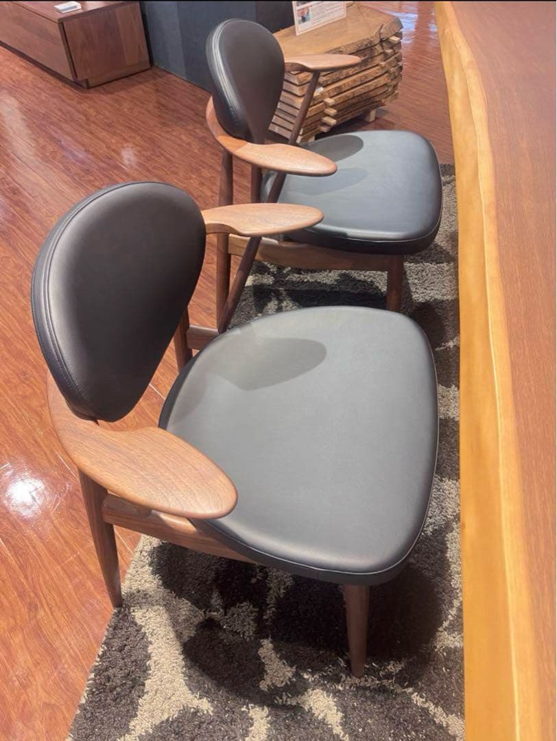 おっしょい　チェア2脚目