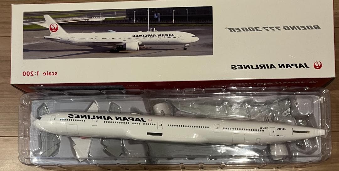 JAL Boeing777-300ER 1/200スケール　モデルプレーン