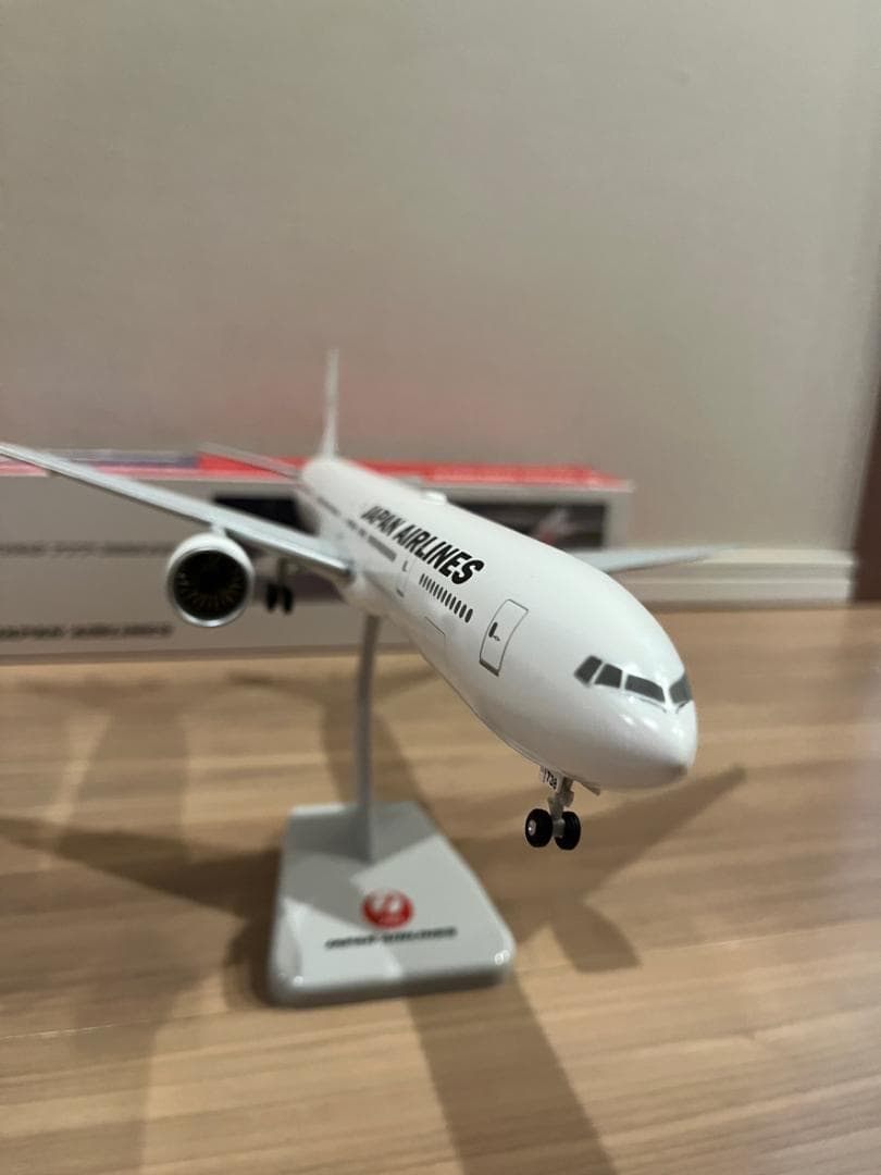 JAL Boeing777-300ER 1/200スケール　モデルプレーン