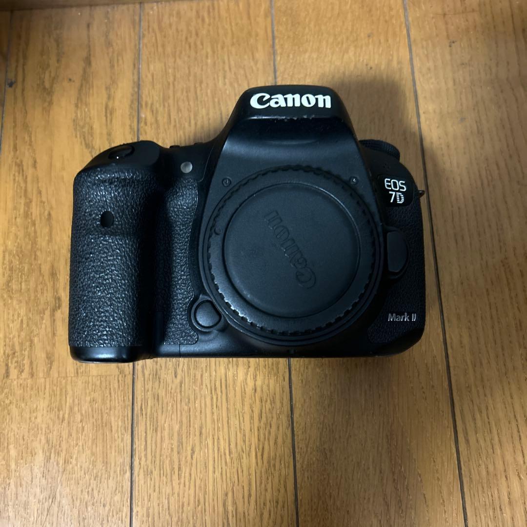 【美品】Canon EOS 7D Mark II 本体と付属品