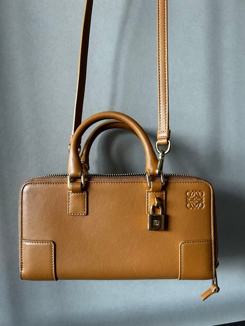 ロエベ　アマソナウォレットポシェット