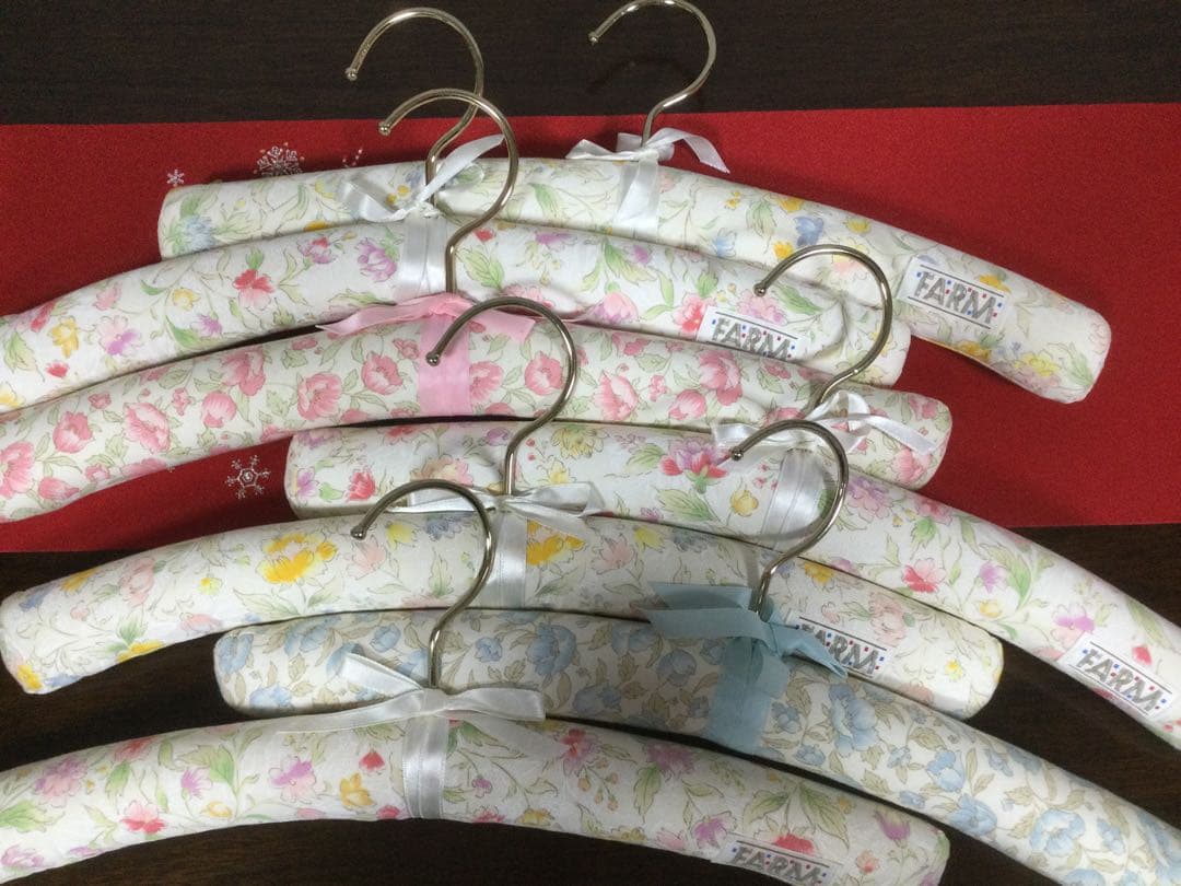 「FARM 」花柄布製ハンガー 7本セットとテディベアとスワトウハンカチセット