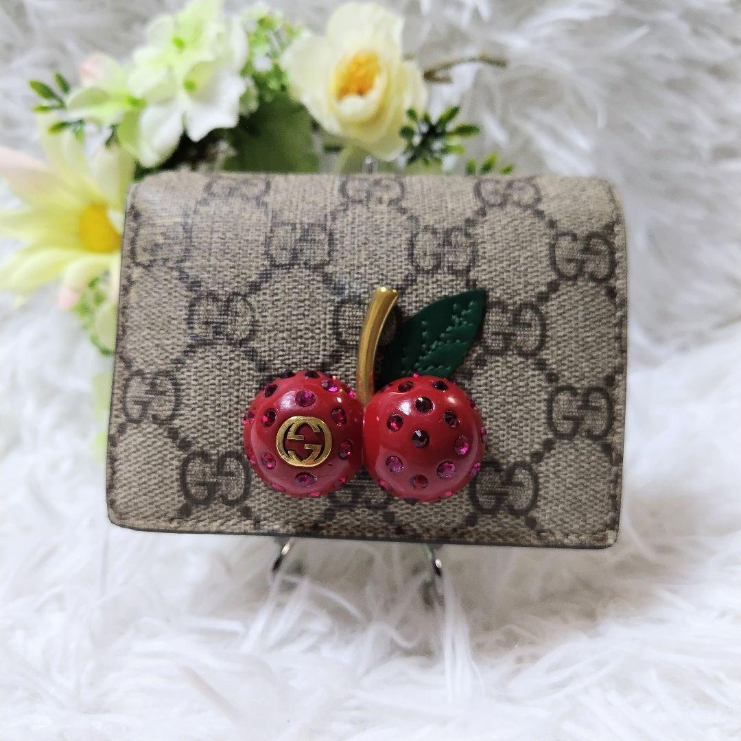 美品✨グッチ◇チェリースプリーム二つ折り財布　ゴールド金具インターロッキング