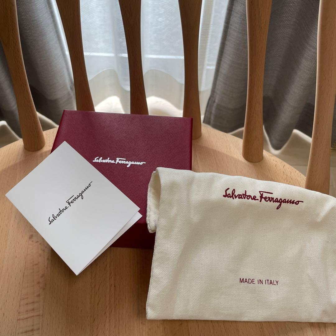 新品】フェラガモ　ケース　ミニ財布