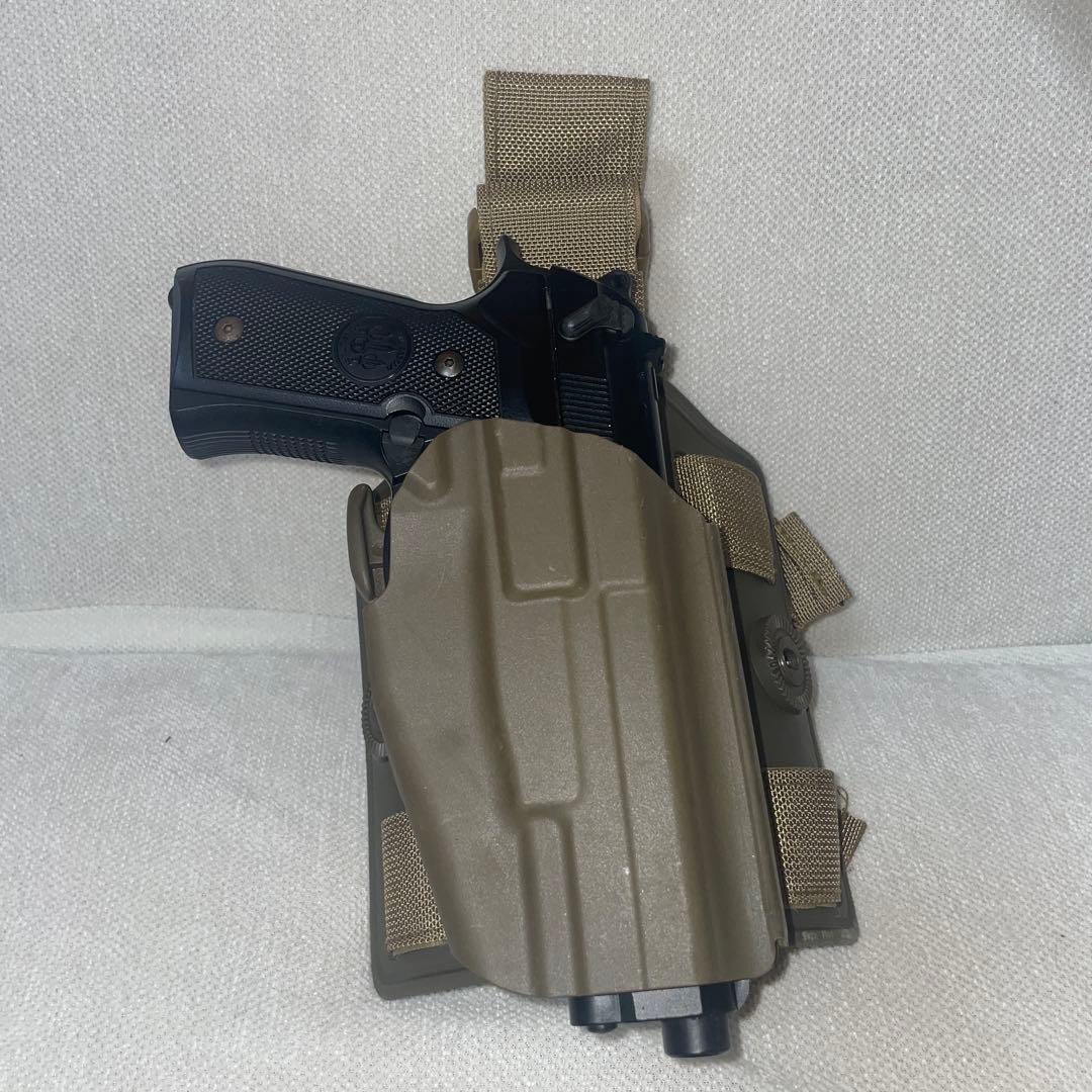 東京マルイ　ガスガンM9A1 マガジン3個付き　ホルスター2個付き